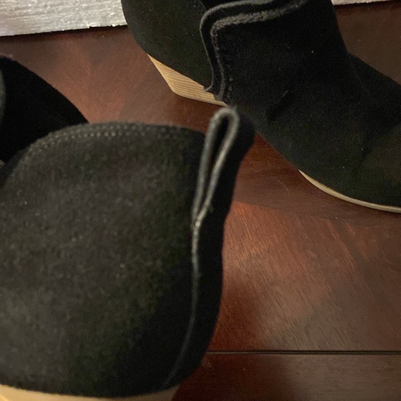 Like new Women's Black Wedge Ankle Boots - Picture 5 of 6